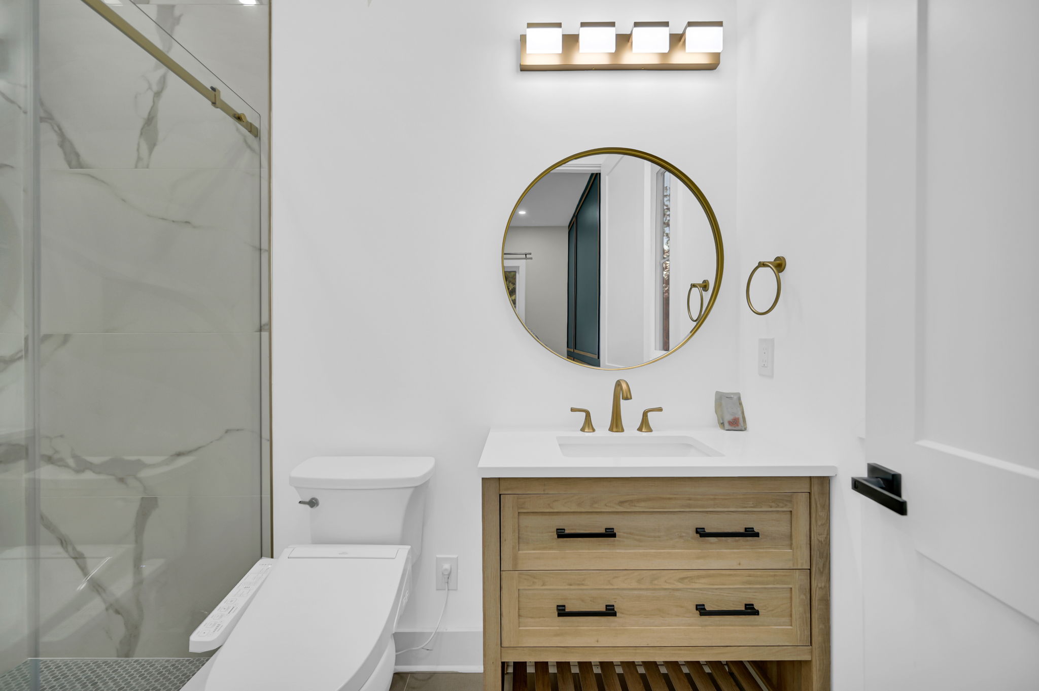 54 Melrose Dr Livingston NJ bathroom photo 20